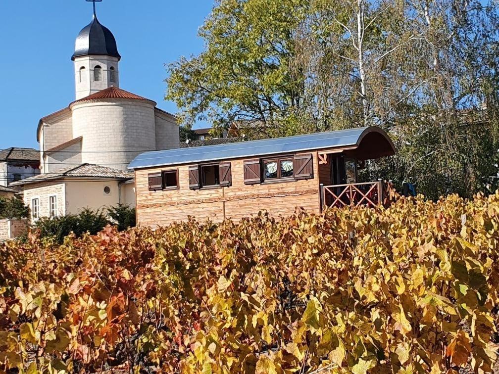 Roulotte Et Gite De Chiroubles Exterior foto